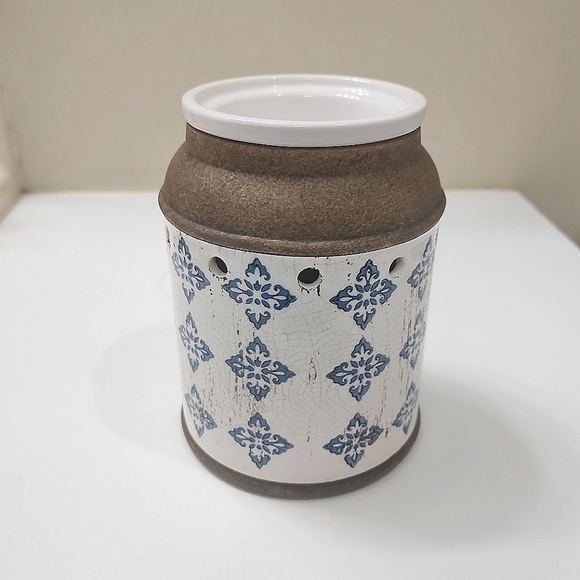 Ceramic Scentsy Wax Warmer - Picture 2 of 5